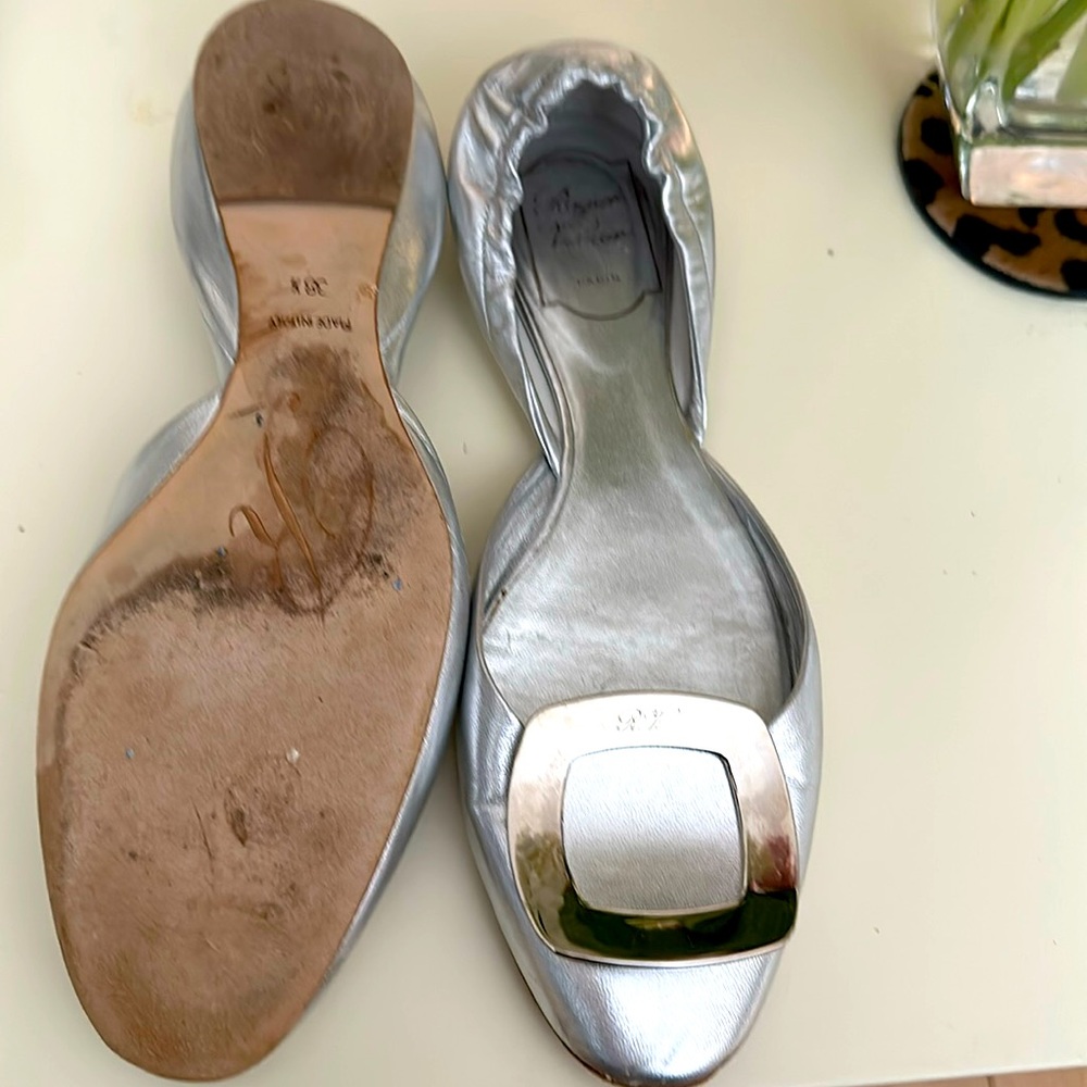 Roger Vivier silver classic flats